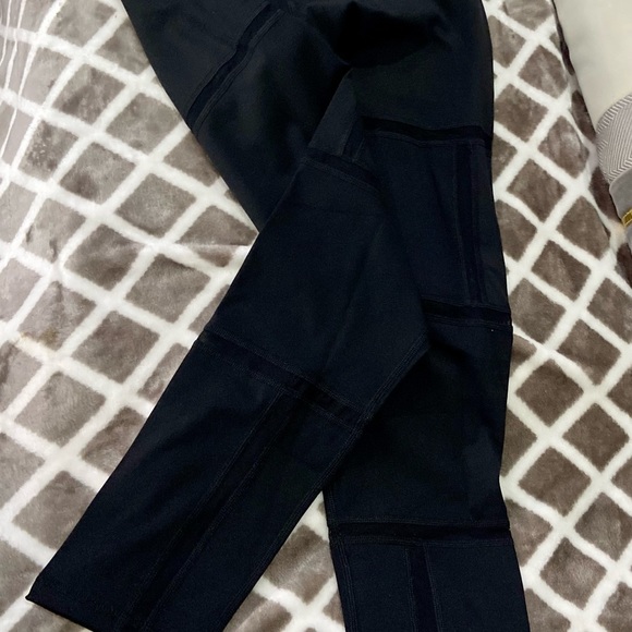 Brand new black leggings with striped mesh - Picture 2 of 6